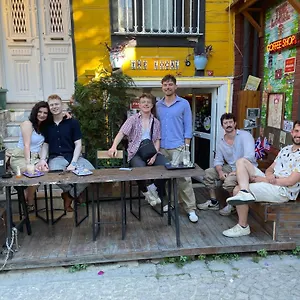 The Local & Отель типа 